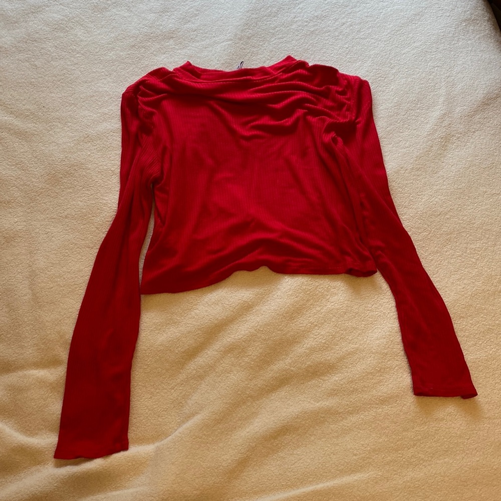 red long sleeve crop top